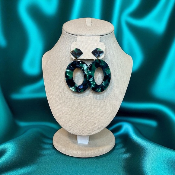 Jewelry - Emerald Tortoiseshell Oval Drop Earrings | Statement Dangle Earrings